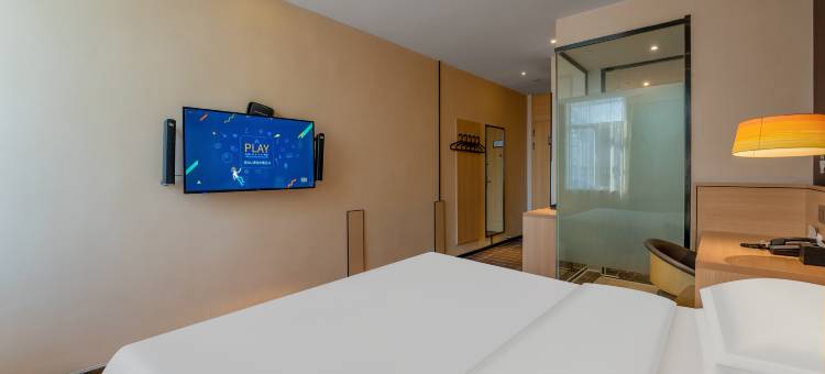 IU酒店(忻州和平西街高铁西站店)图片