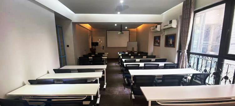 M·S美宿江景酒店公寓(芜湖步行街苏宁广场店)图片