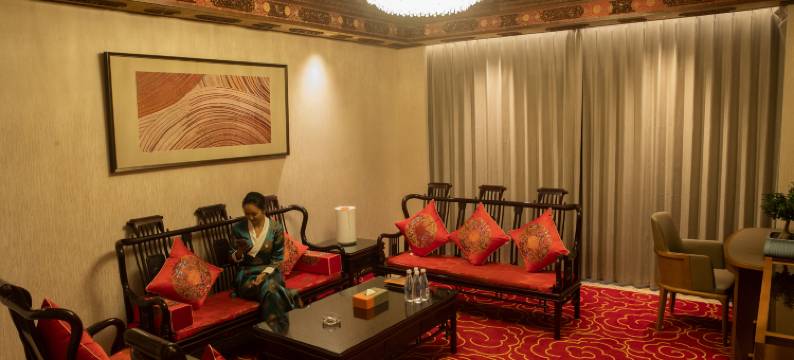 山南泽当饭店图片