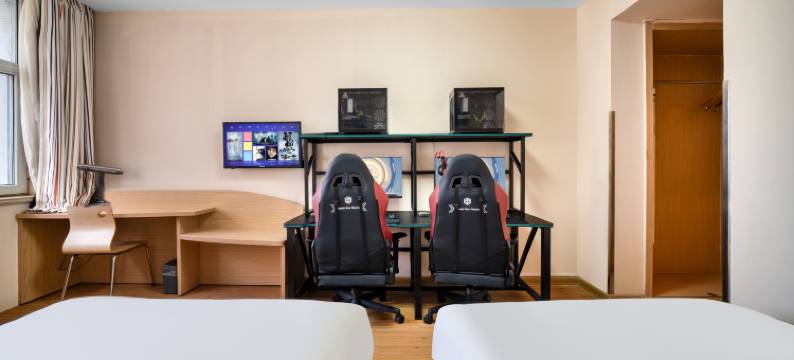 美娱·星峰电竞酒店(济南商河爱琴海购物公园店)图片