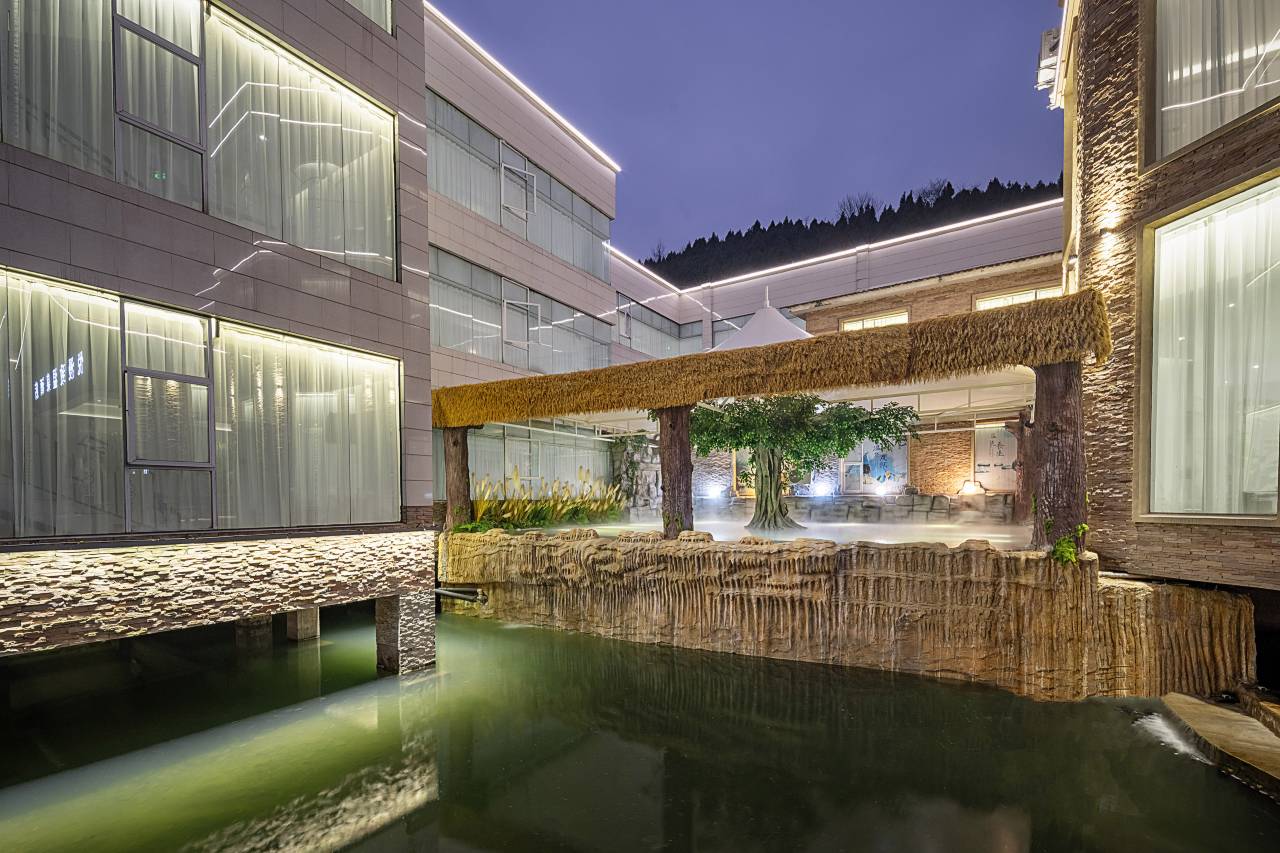 安顺•悦漫致丨CINEMAMTHSCENERYVACAY温泉酒店(平坝南站区政府店)图片