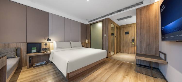 长沙国金中心亚朵酒店图片