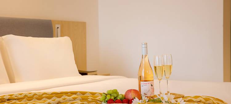 艺龙玺程国际酒店(郑州龙子湖高校区小夏街店)图片