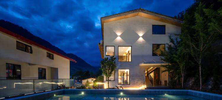 云孚里云宿·镜水云居私汤民宿(九寨沟千古情店)图片