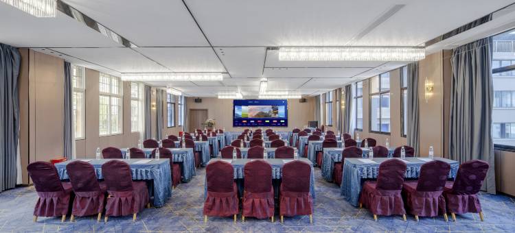 贵阳筑悦轻居酒店(万象城火车站店)图片