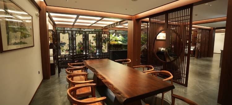 清明上河园西园叁號民宿(万岁山武侠城店)图片