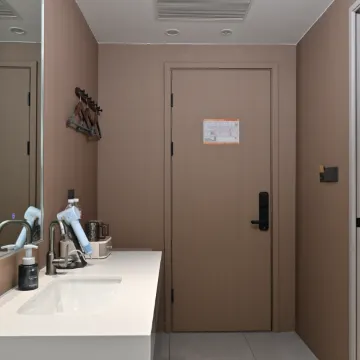 云居雅舍民宿（大同古城百盛购物中心店）