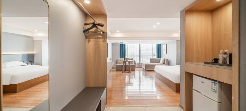 铂顿元世纪酒店(珠海明珠轻轨站店)图片