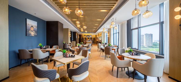 丽柏酒店(南昌澄碧湖沥山地铁站店)图片