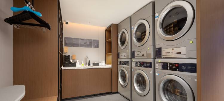 东莞南城中心广场亚朵酒店图片