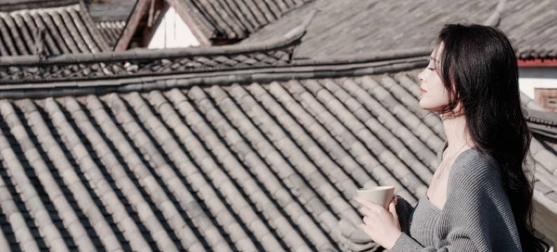 QINGLUAN晴峦·暮雪千川｜阅城鑫奢雪山观景民宿(古城木府店)图片