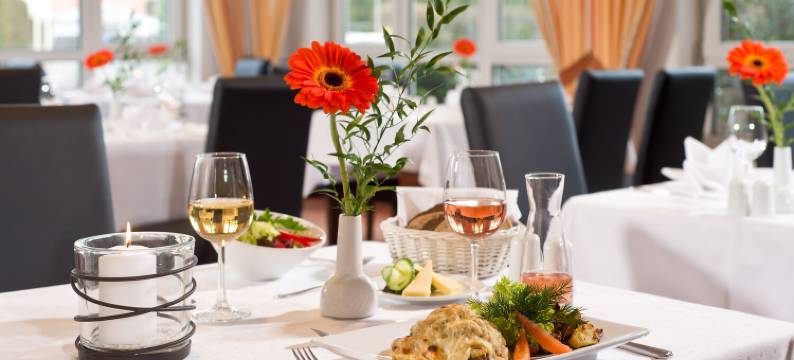 施瓦尔茨海德卢萨蒂亚 ACHAT 酒店(ACHAT Hotel Schwarzheide Lausitz)图片