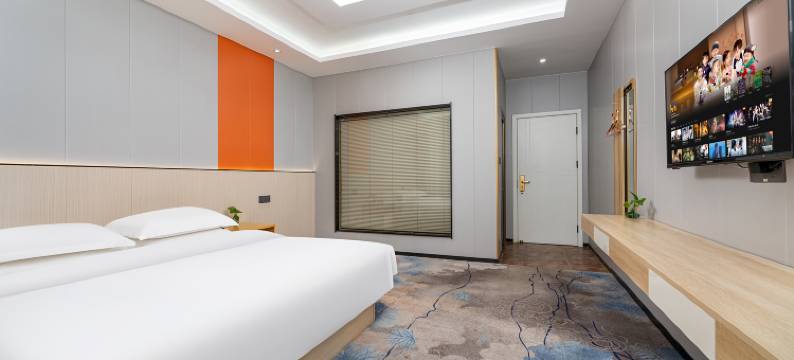 新密金蓝湾主题酒店(中强光年城市广场店)图片