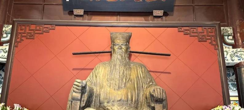 無二·暖民宿(开封清明上河园万岁山武侠城店)图片