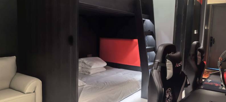 粤塔S电竞(成都春熙路太古里店)图片