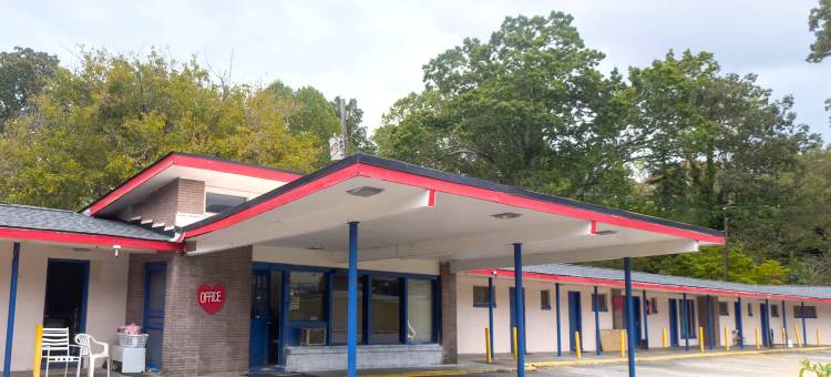 迪克西之心汽车旅馆，靠近奥本，阿拉巴马州(Heart of Dixie Motel Near Auburn Al)图片