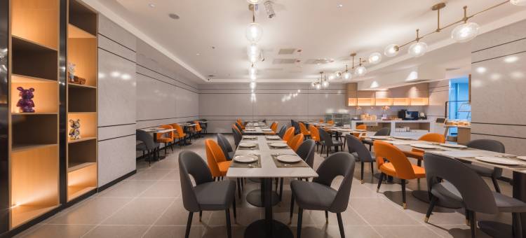 凯里亚德酒店(巩留人民广场店)图片