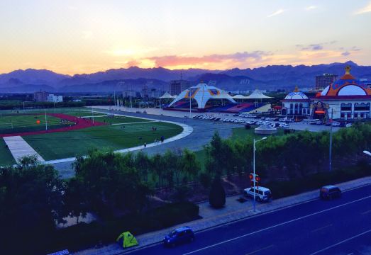 Yashi Zhicheng Business Hotel Hotel Overview