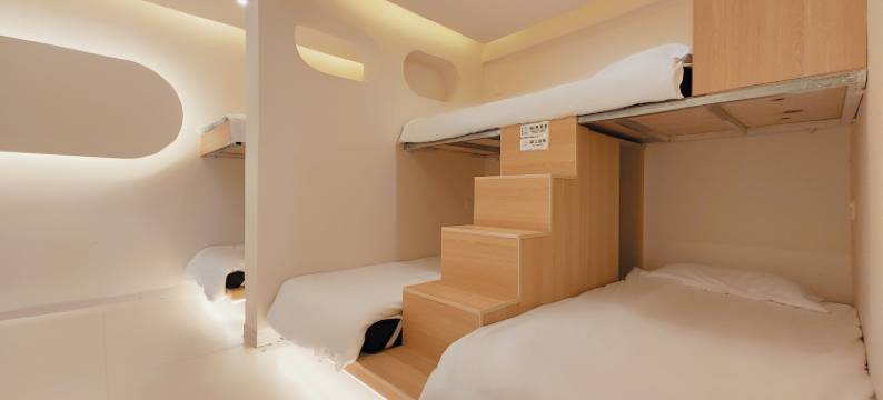 枫丹白露国际青年旅舍(告庄西双景星光夜市店)图片