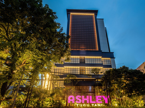 门腾农民纪念碑Ashley酒店
