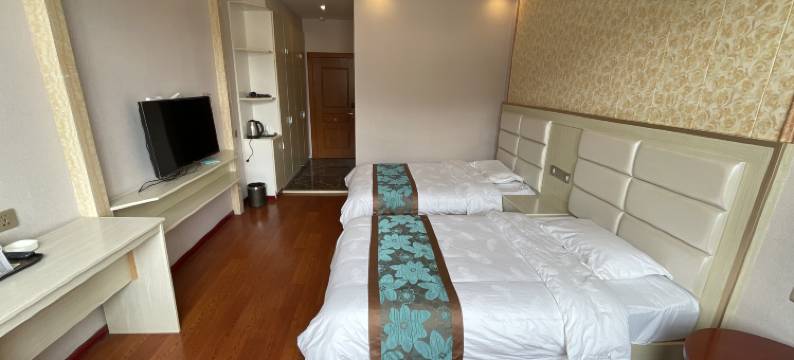 碌曲郎木寺隆达假日酒店图片