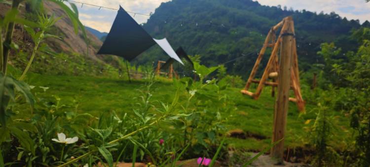 峨眉山东月半山民宿图片
