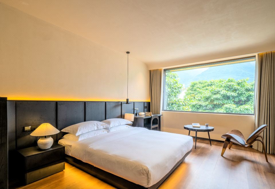 Lanting Inn Hotel Overview