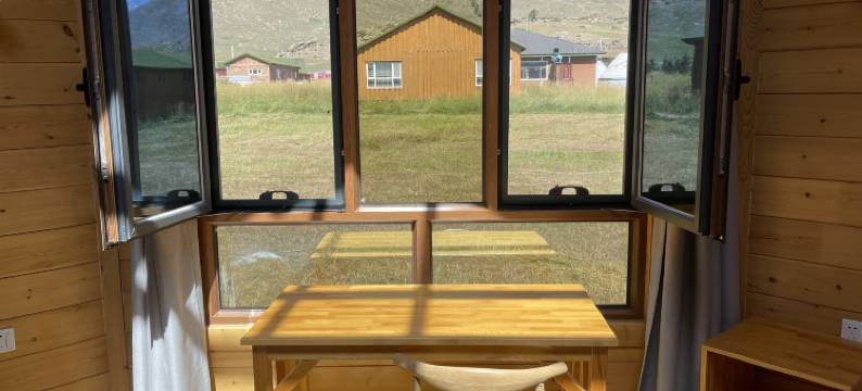 喀纳斯石人山庄图片