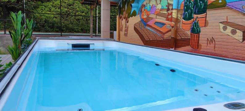 游创寻野溪边露营庄园图片