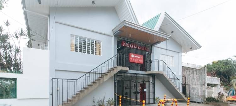 红门 @ V-Cloud Hills 近德拉萨大学达斯马里尼亚斯卡维特(RedDoorz @ V-Cloud Hills Near de La Salle Dasmarinas Cavite)图片