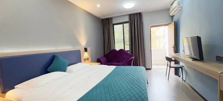 OYO钦州银河假日酒店(万国商业广场店)图片