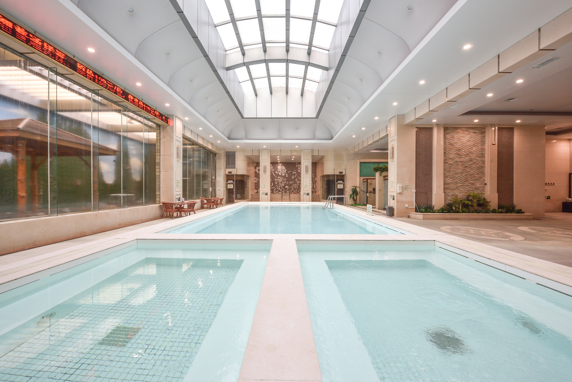 Kerren Hot Spring Hotel Over view