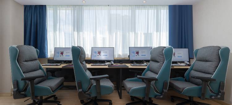 网鱼电竞酒店(苏州东太湖吴江人民广场店)图片