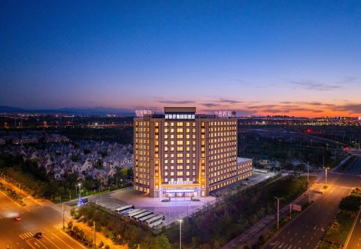 乌鲁木齐辰锦舒雅国际酒店外景图