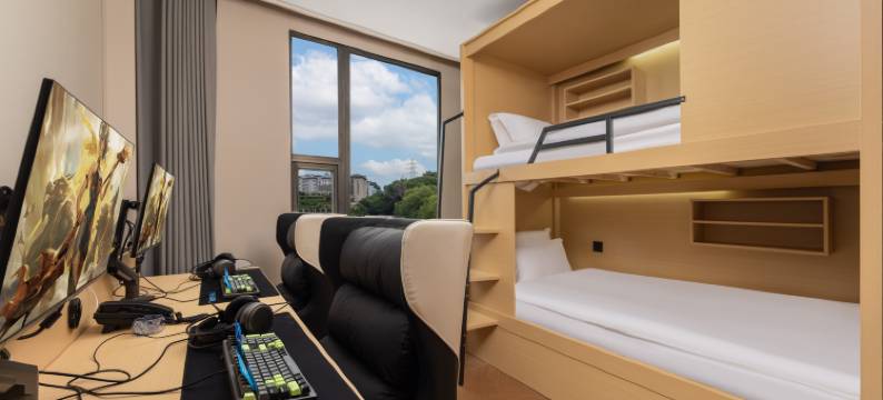 霍闪电竞酒店(绵阳高铁站涪城万达广场店)图片