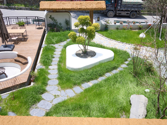 理县麓畔山云酒店