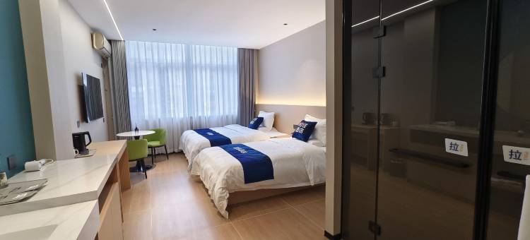 轻住酒店(开封万岁山武侠城东京大道店)图片