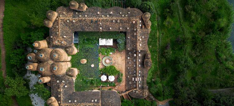 弥勒东风韵牛哆啰音乐城堡图片