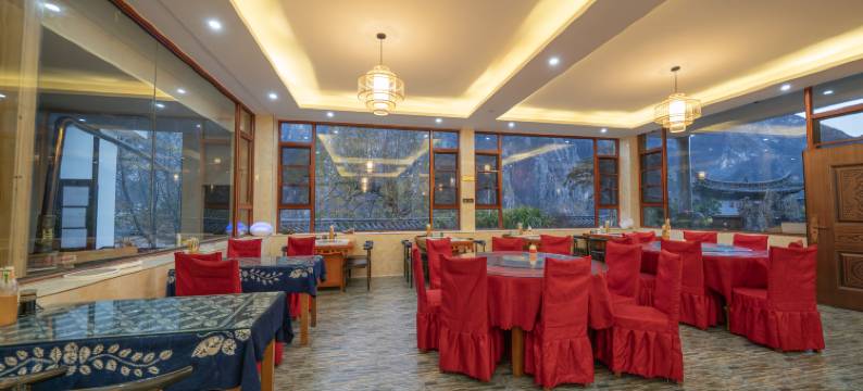 虎跳峡半山居客栈图片