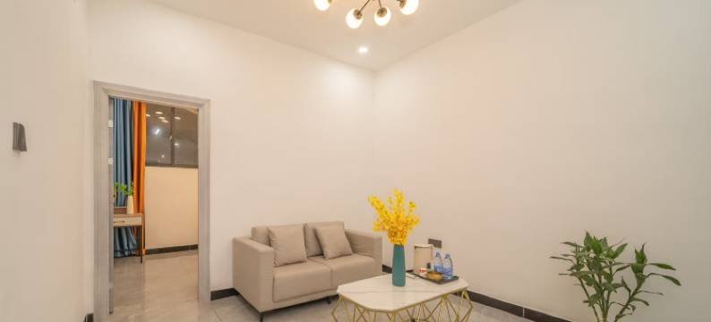 Run into　湖畔偶遇·影音美宿(西湖水东街店)图片