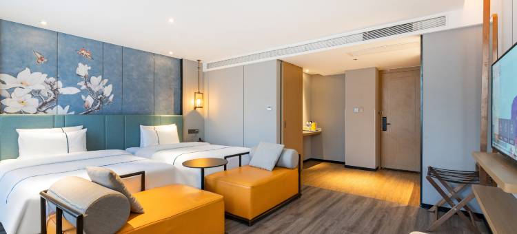 白玉兰酒店(天津五大道民园广场景区店)图片