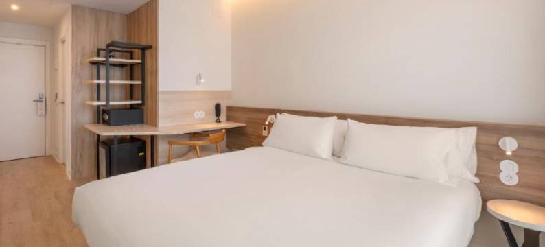 马德里瓦耶卡斯拉加维亚B&B酒店(B&B HOTEL Madrid Vallecas La Gavia)图片