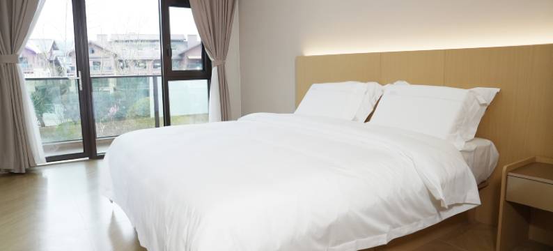 大方花间温泉假日酒店图片