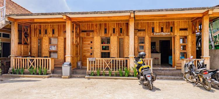 红多兹酒店-近奇威迪白色火山口(RedDoorz Near Kawah Putih Ciwidey)图片