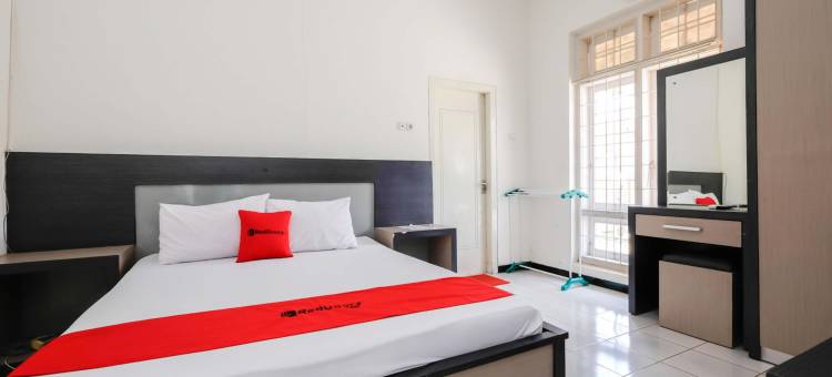 RedDoorz near Rita Super Mall Purwokerto 3图片