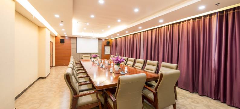 乌兰布统天和假日酒店图片