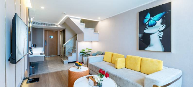 重庆天籁云端高空江景酒店(解放碑来福士广场店)图片