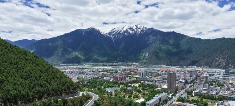 嘉悦酒店(比日神山生态景区店)图片