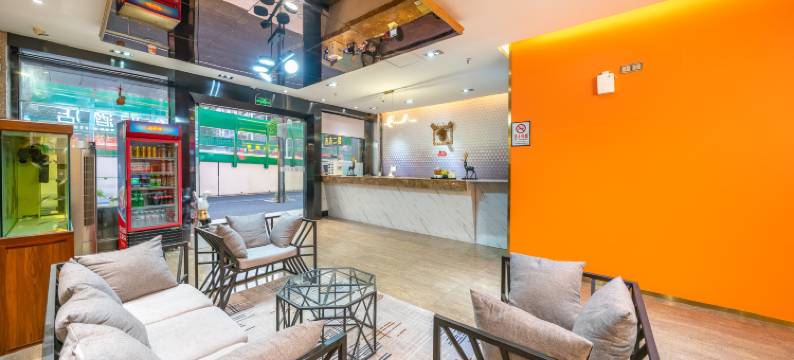 派酒店(南宁江南石柱岭地铁站店)图片