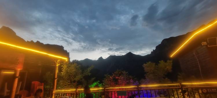 林州市石板岩镇听雨民宿图片